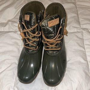 Sperry hunter green boots